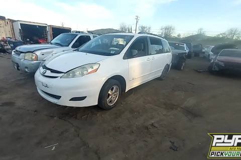 Photo of 2006 Toyota Sienna