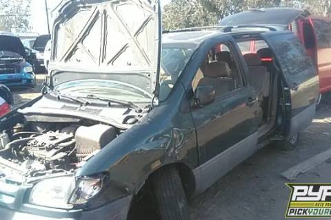 Photo of 1998 Toyota Sienna