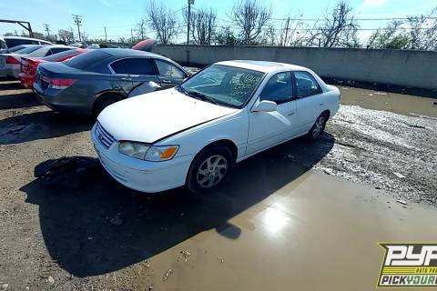 Photo of 2000 Toyota Camry