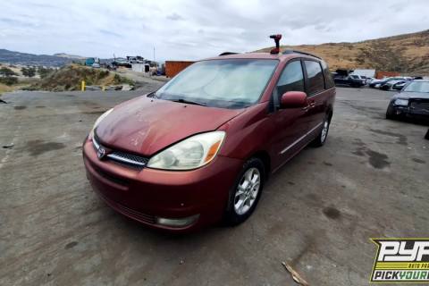 Photo of 2005 Toyota Sienna