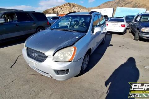 Photo of 2008 Kia Rondo