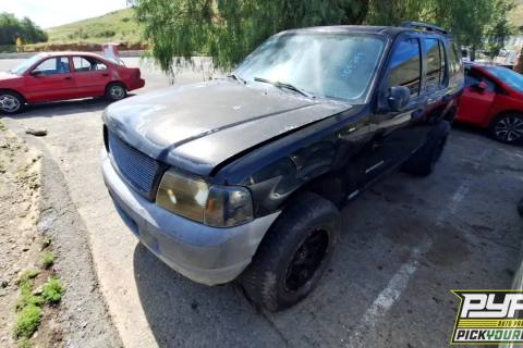 Photo of 2004 Ford Explorer