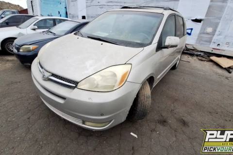 Photo of 2004 Toyota Sienna