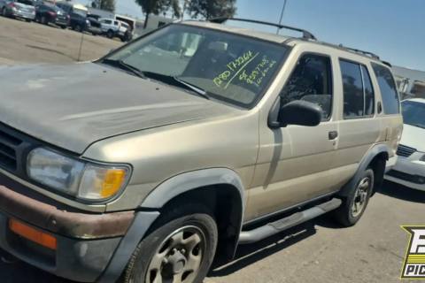 Photo of 1996 Nissan Pathfinder
