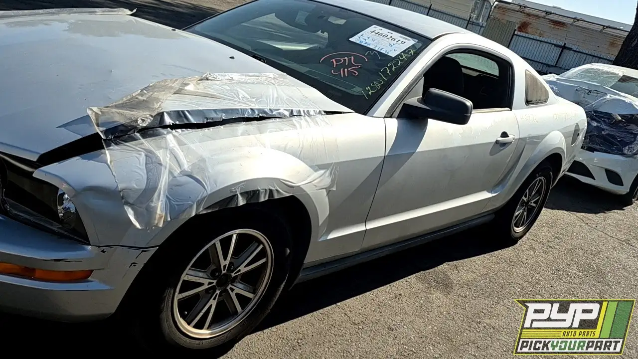 Photo of 2005 Ford Mustang