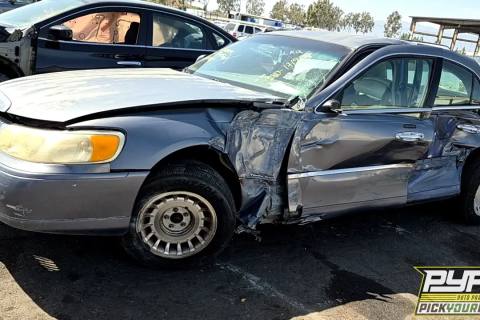 Photo of 2000 Lincoln Town Car