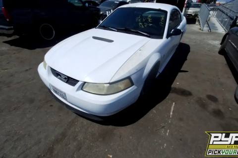 Photo of 2000 Ford Mustang