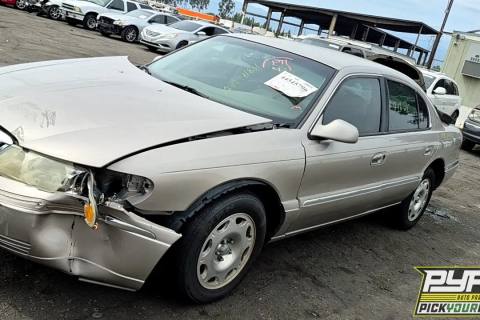 Photo of 2000 Lincoln Continental