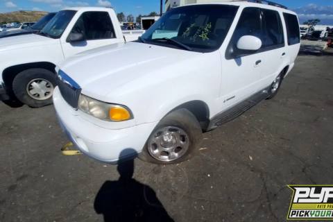 Photo of 2001 Lincoln Navigator
