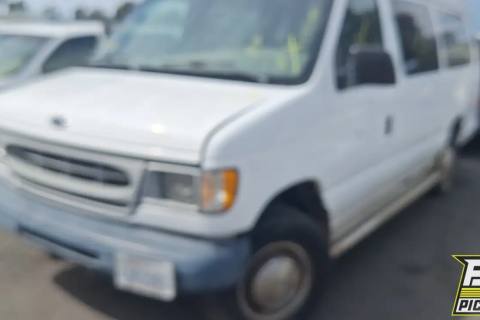 Photo of 1999 Ford E-350 Econoline Club Wagon