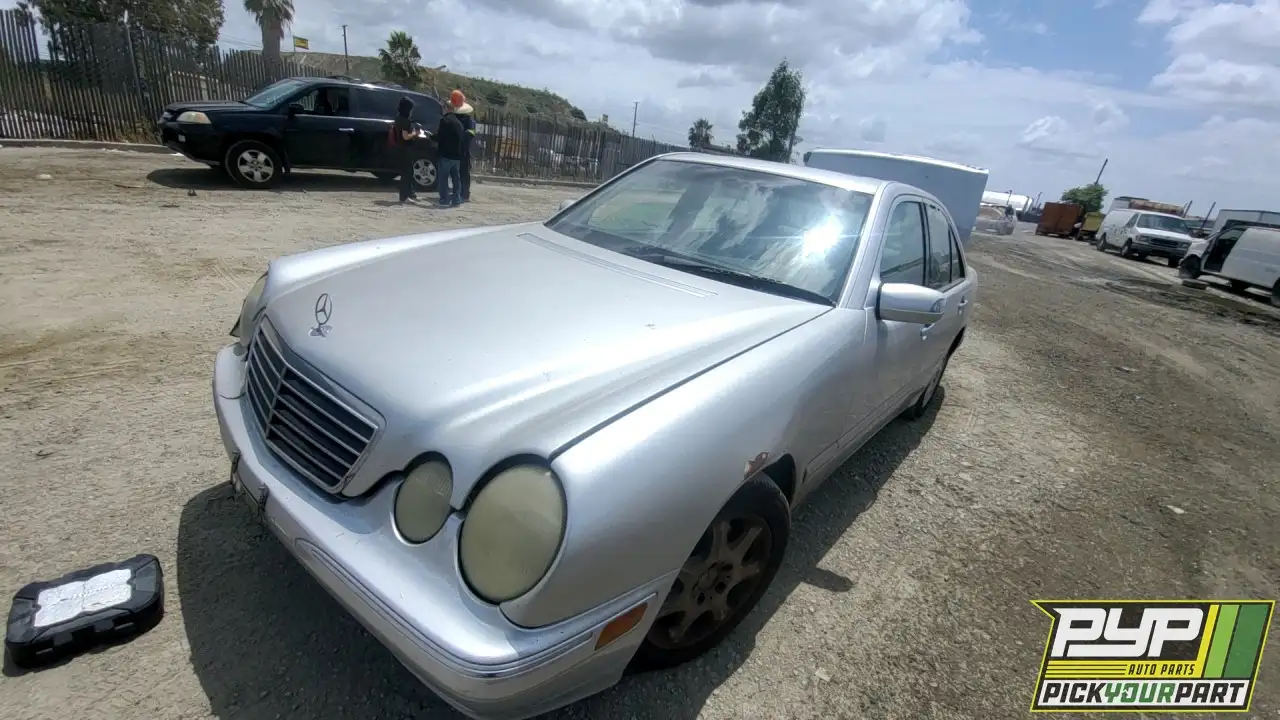 Photo of 2001 Mercedes-Benz E320