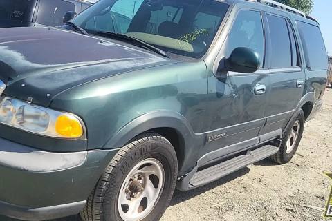 Photo of 1999 Lincoln Navigator