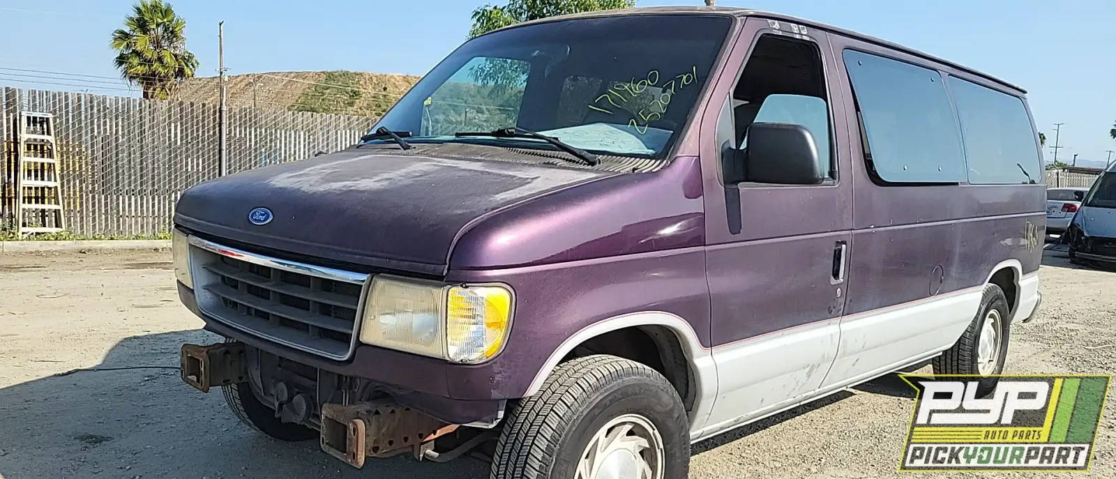 Photo of 1996 Ford E-150 Econoline Club Wagon