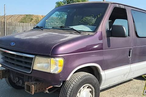 Photo of 1996 Ford E-150 Econoline Club Wagon