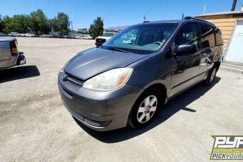 Photo of 2004 Toyota Sienna
