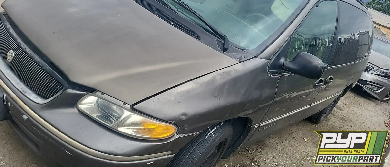Photo of 1997 Chrysler Town & Country