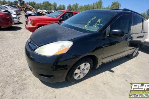 Photo of 2008 Toyota Sienna