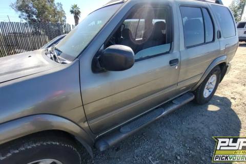 Photo of 2004 Nissan Pathfinder