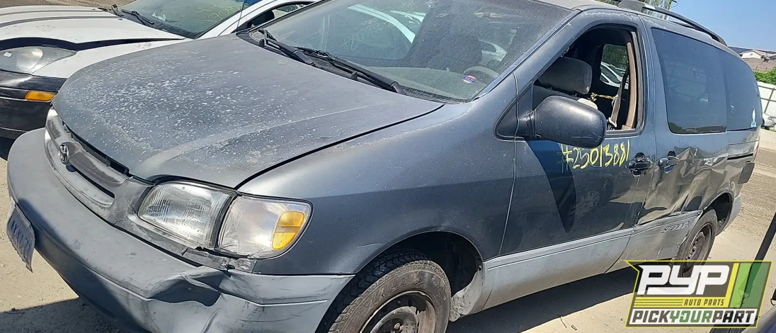 Photo of 1998 Toyota Sienna