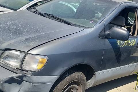 Photo of 1998 Toyota Sienna