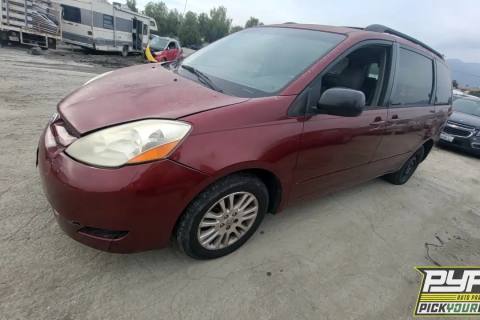 Photo of 2009 Toyota Sienna