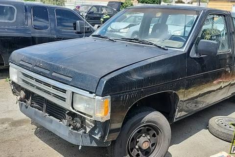 Photo of 1989 Nissan Truck