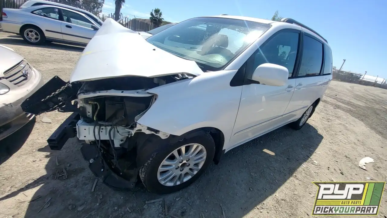 Photo of 2008 Toyota Sienna