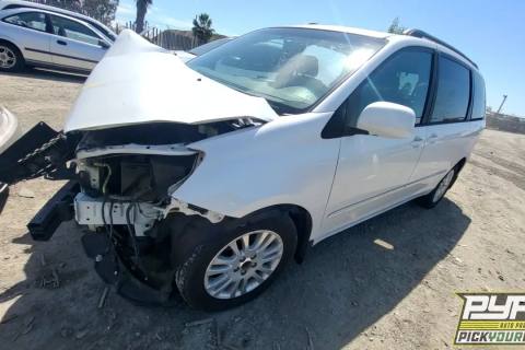 Photo of 2008 Toyota Sienna