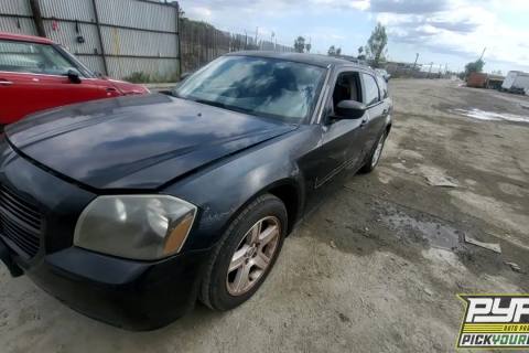 Photo of 2005 Dodge Magnum