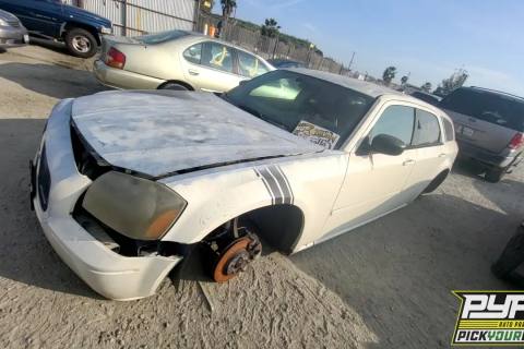 Photo of 2005 Dodge Magnum