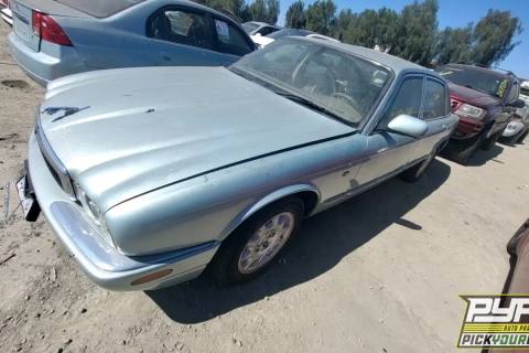 Photo of 2001 Jaguar Xj8