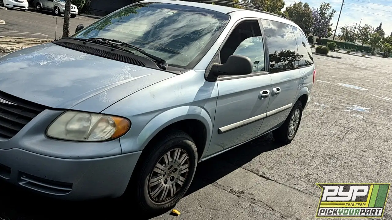 Photo of 2005 Chrysler Town & Country