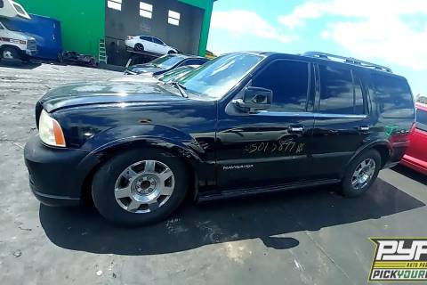 Photo of 2005 Lincoln Navigator