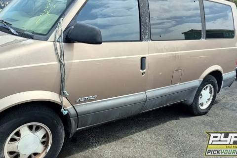 Photo of 2000 Chevrolet Astro