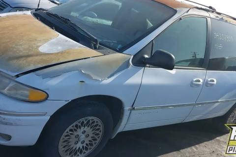 Photo of 1996 Chrysler Town & Country