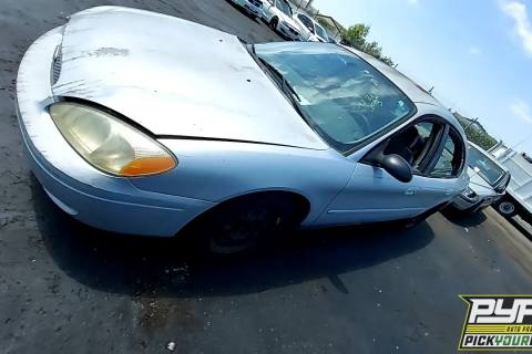 Photo of 2005 Ford Taurus