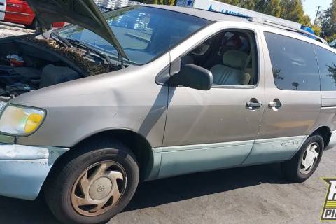 Photo of 1999 Toyota Sienna