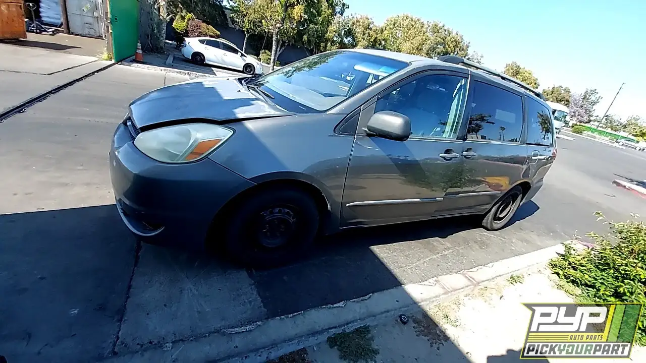 Photo of 2005 Toyota Sienna