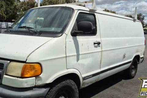 Photo of 1999 Dodge Ram 1500 Van