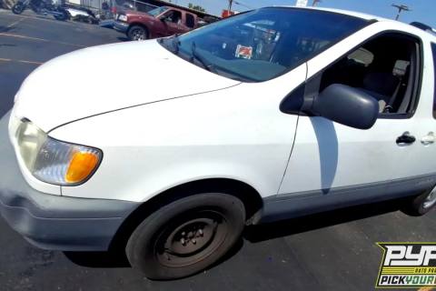 Photo of 2003 Toyota Sienna