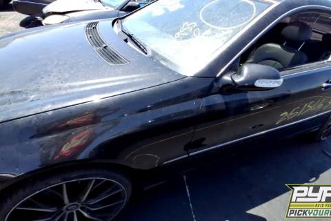 Photo of 2005 Mercedes-Benz Clk320