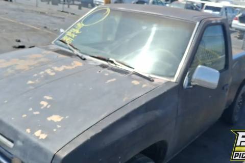 Photo of 1988 Nissan Truck