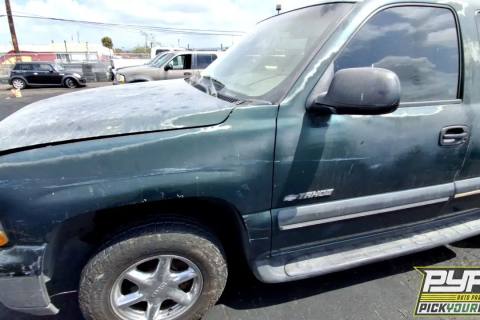 Photo of 2002 Chevrolet Tahoe
