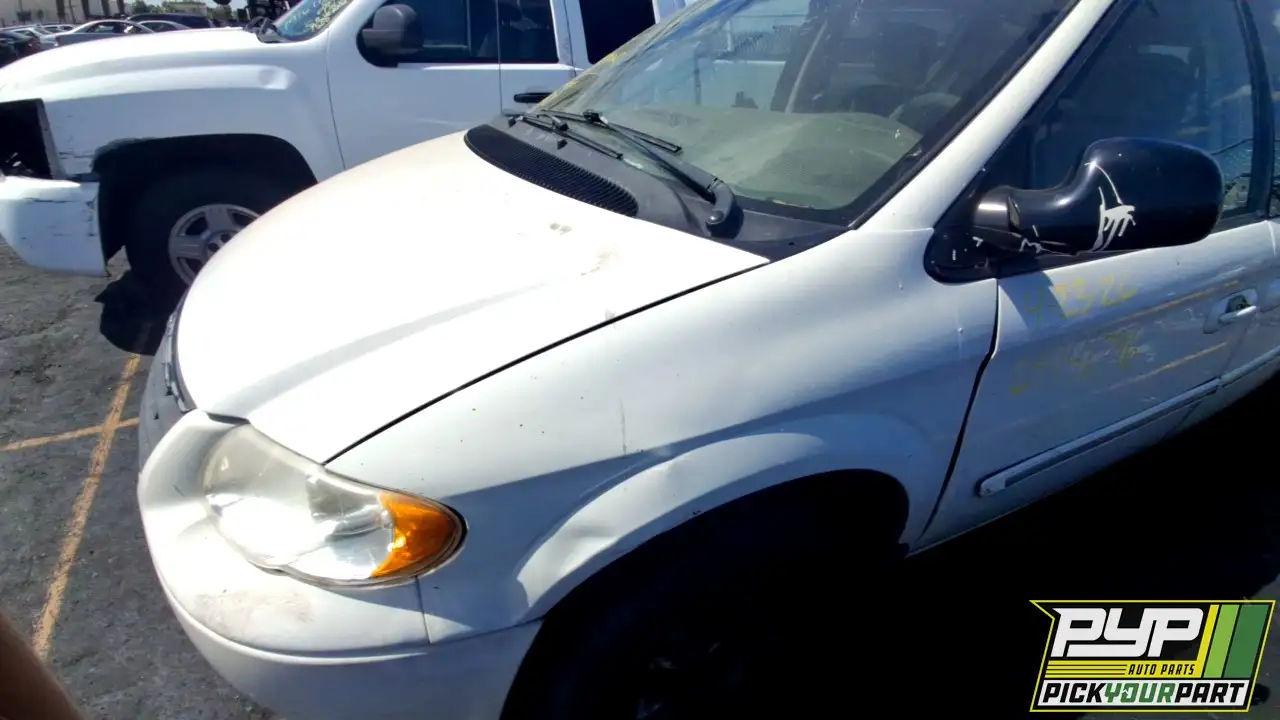 Photo of 2005 Chrysler Town & Country