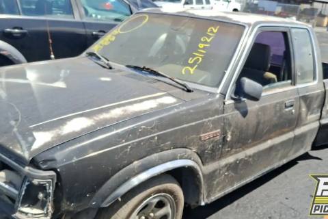 Photo of 1990 Mazda B2200