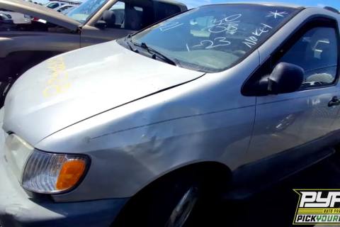 Photo of 2003 Toyota Sienna