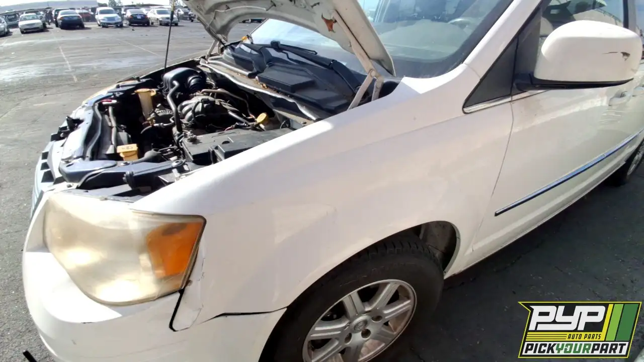 Photo of 2010 Chrysler Town & Country