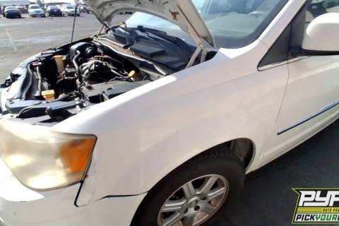 Photo of 2010 Chrysler Town & Country