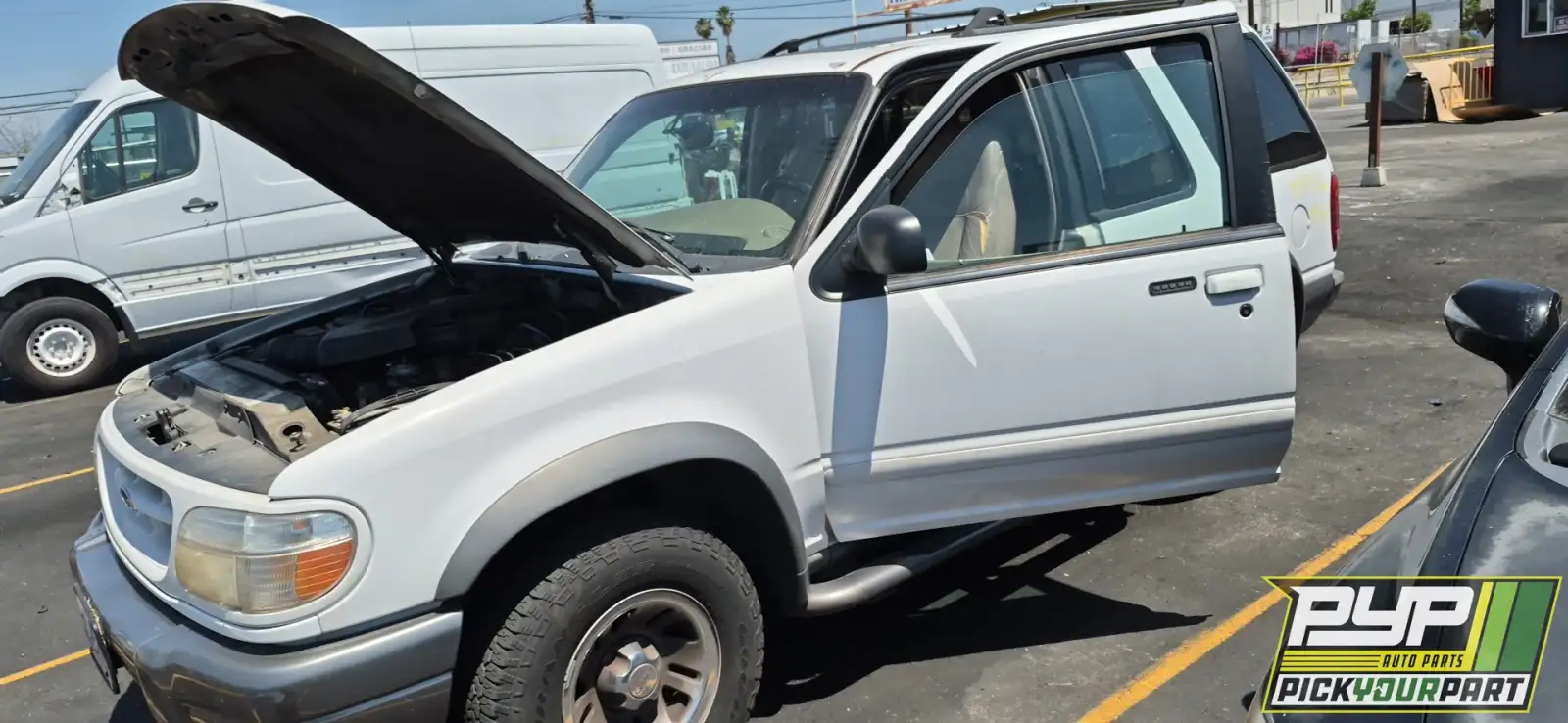 Photo of 1999 Ford Explorer
