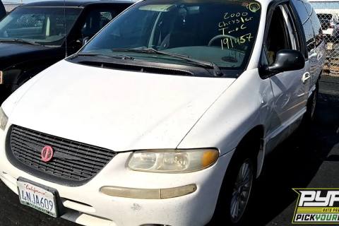 Photo of 2000 Chrysler Town & Country